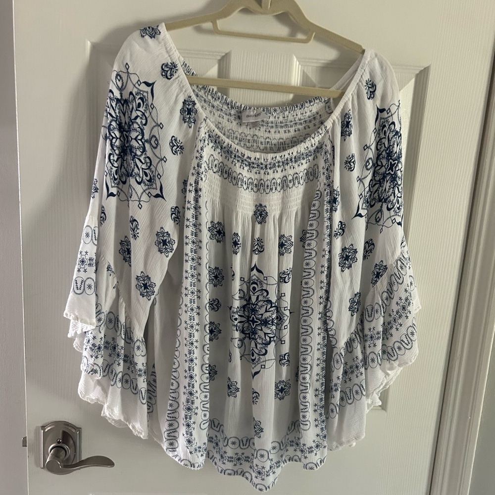 Avenue White and Navy Patterned Blouse